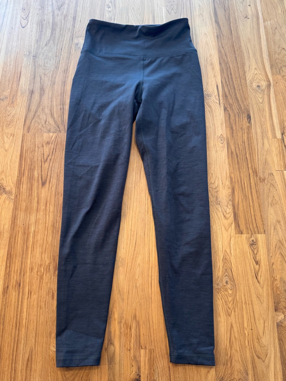 American Eagle Grey Leggings Women’s XS 7/8 Length The Everything Legging